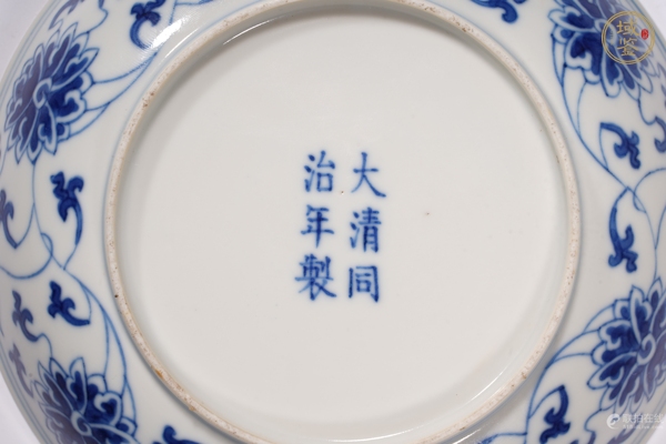 古玩陶瓷青花纏枝紋盤真品鑒賞圖