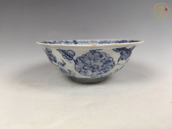 古玩陶瓷明成化苜蓿花卉紋青花碗真品鑒賞圖