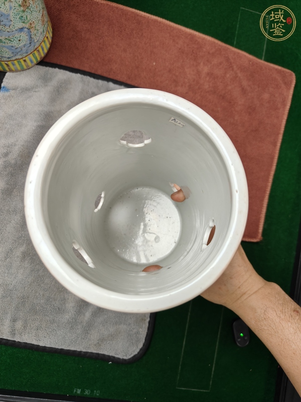 古玩陶瓷粉彩花鳥(niǎo)紋帽筒真品鑒賞圖