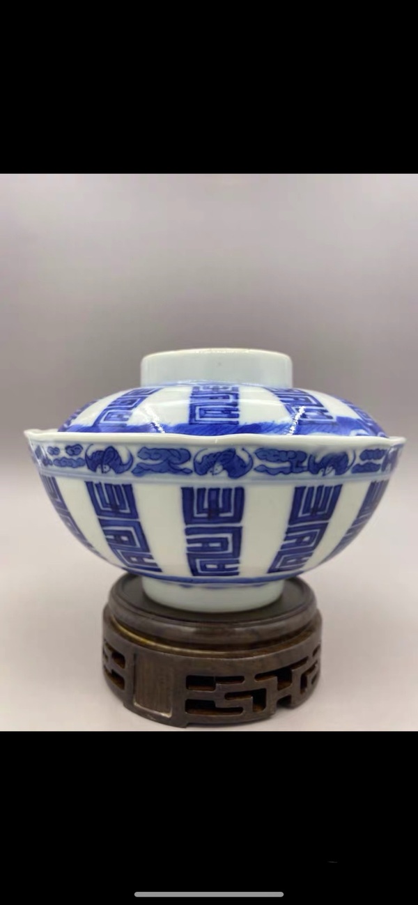 古玩轉(zhuǎn)賣清中晚期 青花福壽紋花口蓋碗拍賣，當(dāng)前價(jià)格2500元