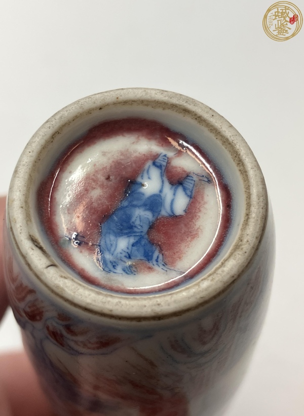 古玩陶瓷青花釉里紅人物鼻煙壺真品鑒賞圖