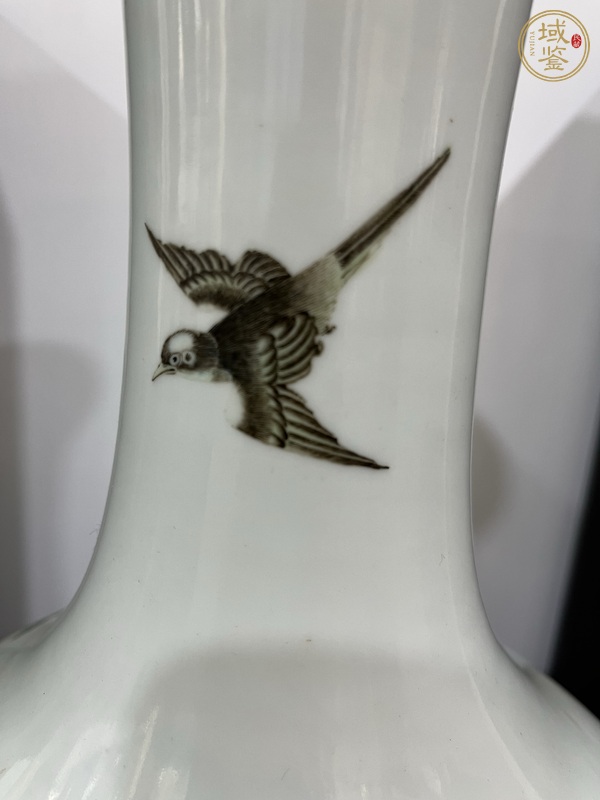 古玩字畫(huà)粉彩富貴白頭紋賞瓶真品鑒賞圖