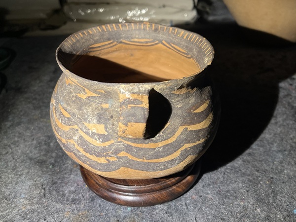 古玩陶瓷馬家窯文化馬廠類型水波紋彩陶罐拍賣，當(dāng)前價(jià)格2200元