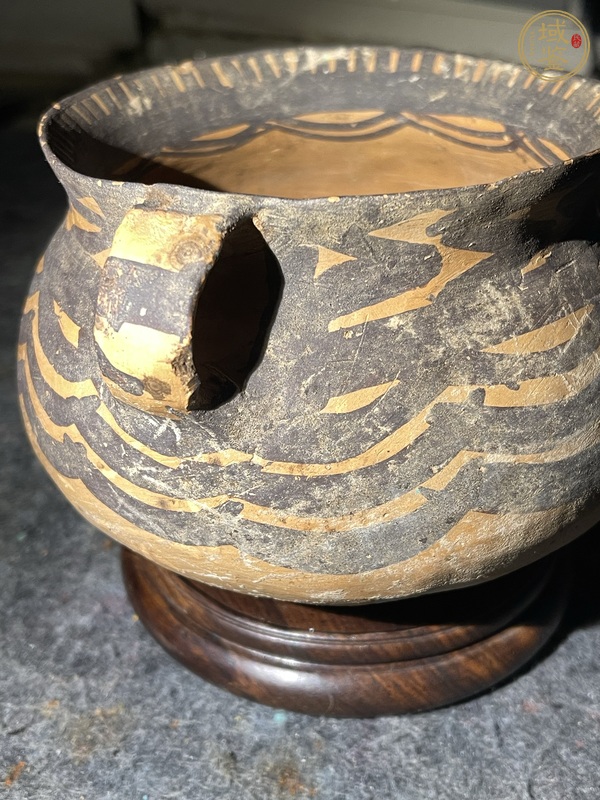 古玩陶瓷馬家窯文化馬廠類型水波紋彩陶罐真品鑒賞圖