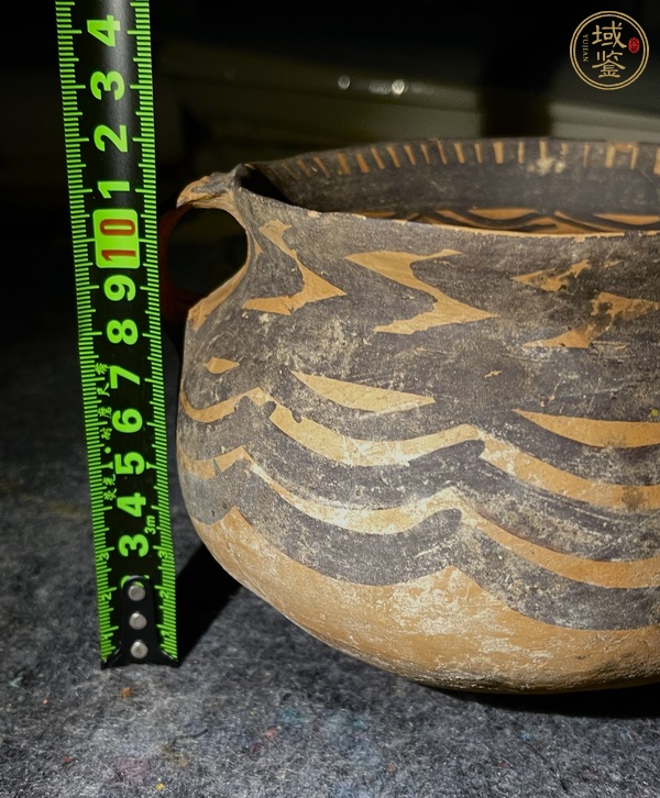古玩陶瓷馬家窯文化馬廠類型水波紋彩陶罐真品鑒賞圖