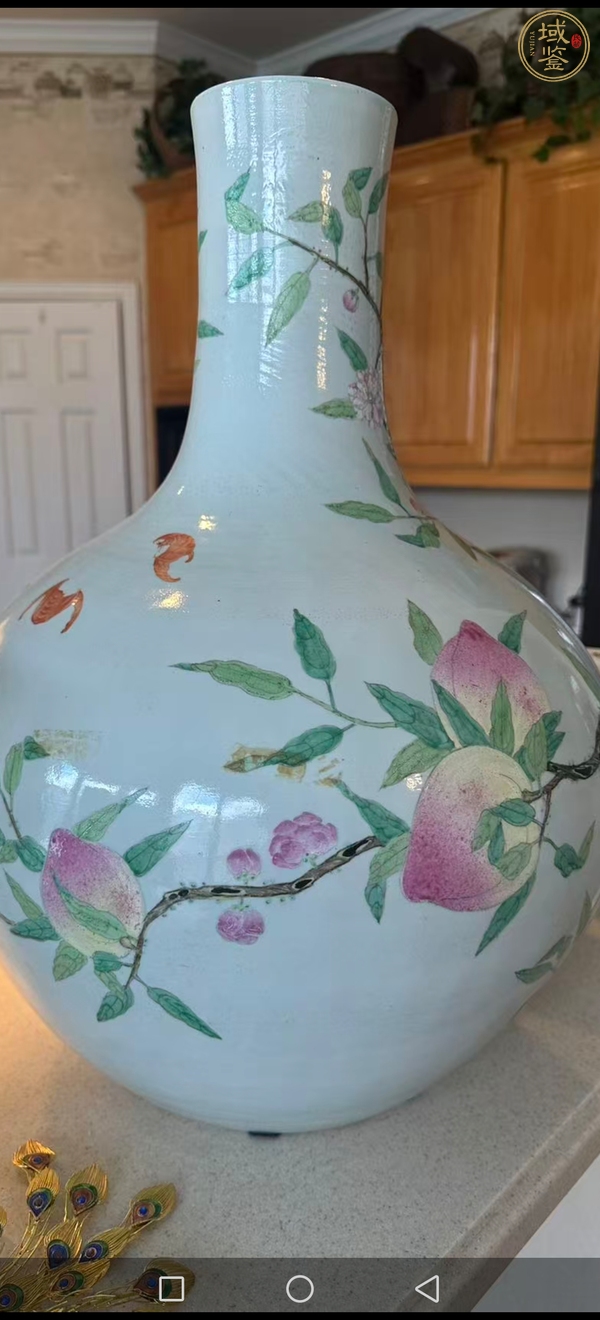 古玩陶瓷 桃紋粉彩天球瓶真品鑒賞圖