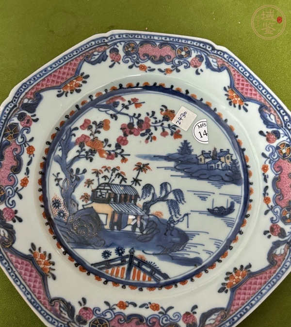 古玩陶瓷青花胭脂紅盤真品鑒賞圖