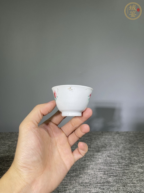 古玩陶瓷粉彩花卉杯真品鑒賞圖
