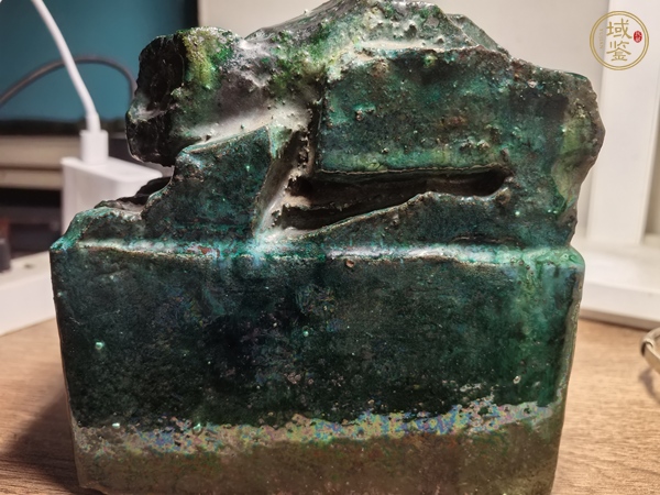 古玩陶瓷石灣窯綠釉獅鈕印章真品鑒賞圖