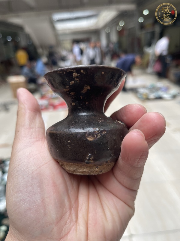 古玩陶瓷黑釉小渣斗真品鑒賞圖
