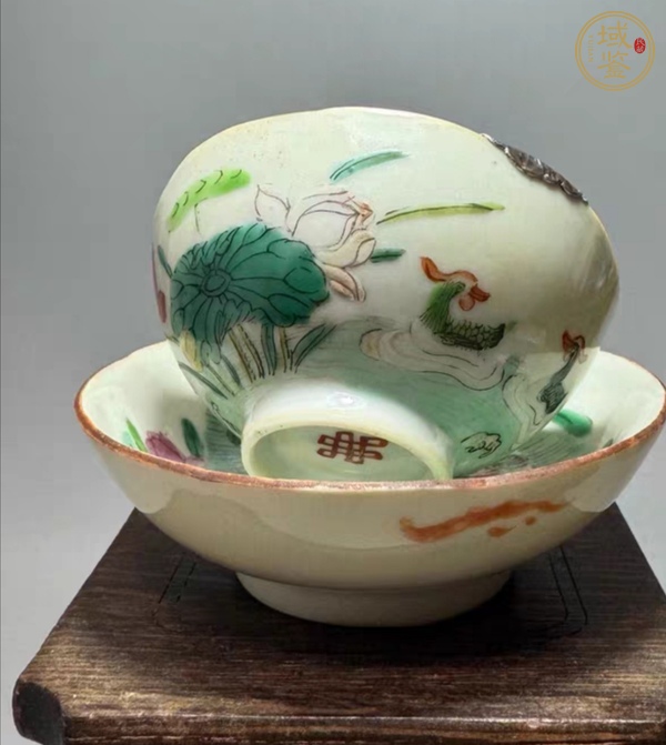 古玩花鳥紋粉彩碗真品鑒賞圖