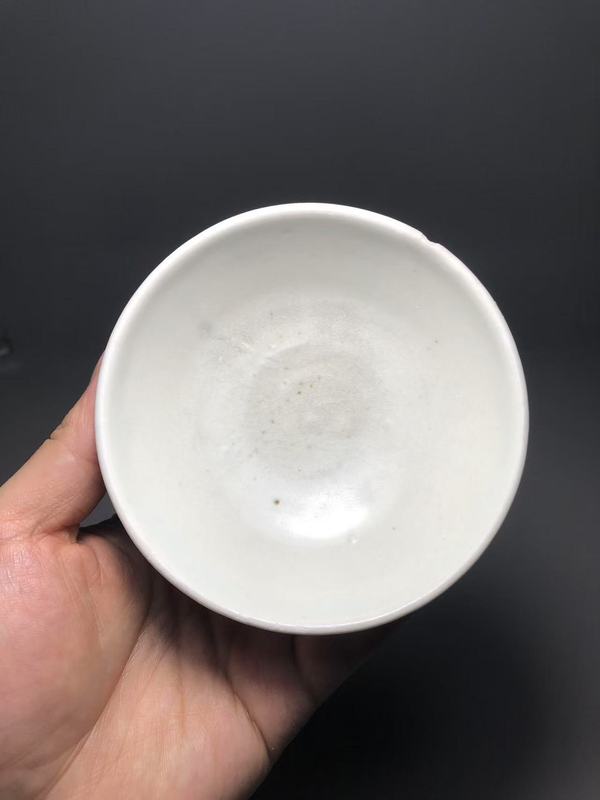 古玩陶瓷（五代十國(guó)）邢窯白釉唇口盞（名窯精品有不錯(cuò)收藏）拍賣，當(dāng)前價(jià)格0元