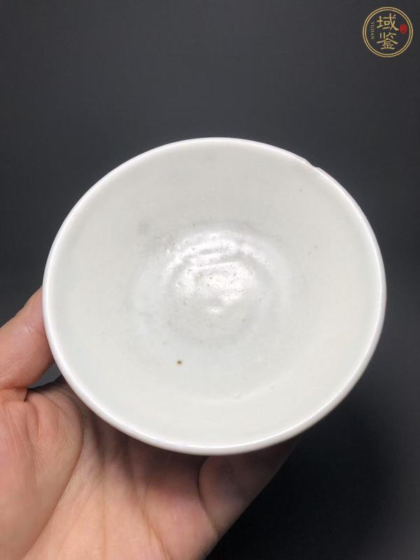 古玩陶瓷邢窯白釉唇口碗真品鑒賞圖