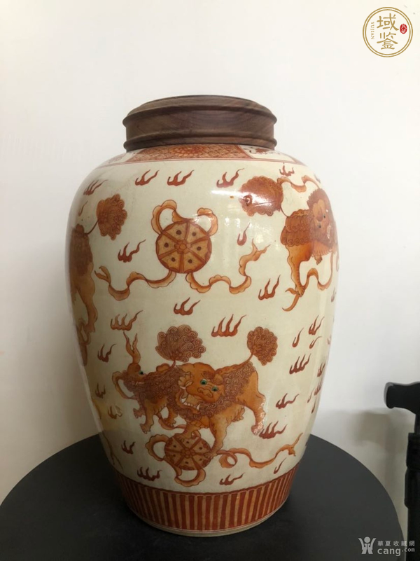 古玩陶瓷泛紅獅子滾繡球蓋罐真品鑒賞圖