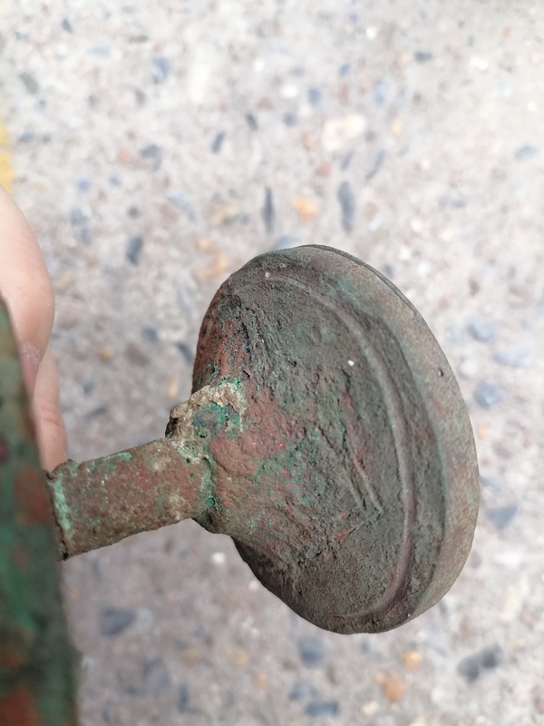 古玩轉賣漢代銅燈拍賣，當前價格580元