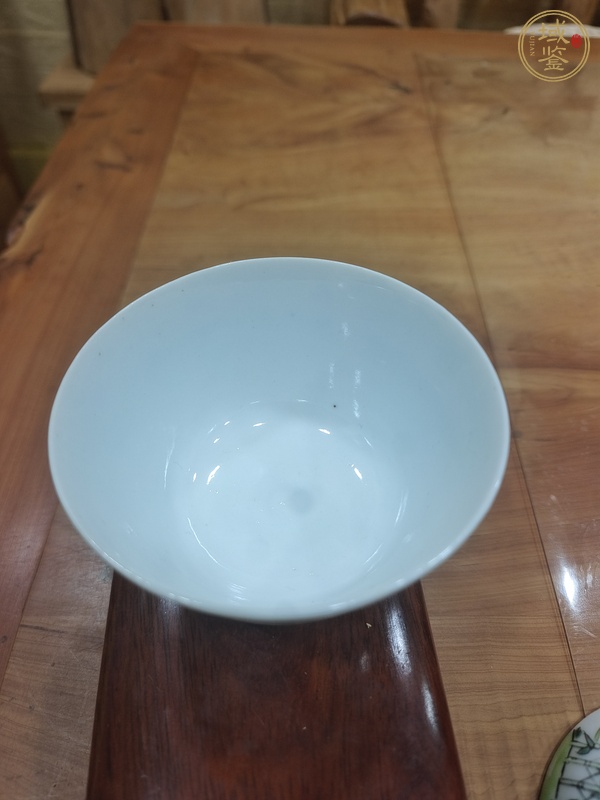 古玩陶瓷清晚期 粉彩翠竹詩文蓋碗真品鑒賞圖