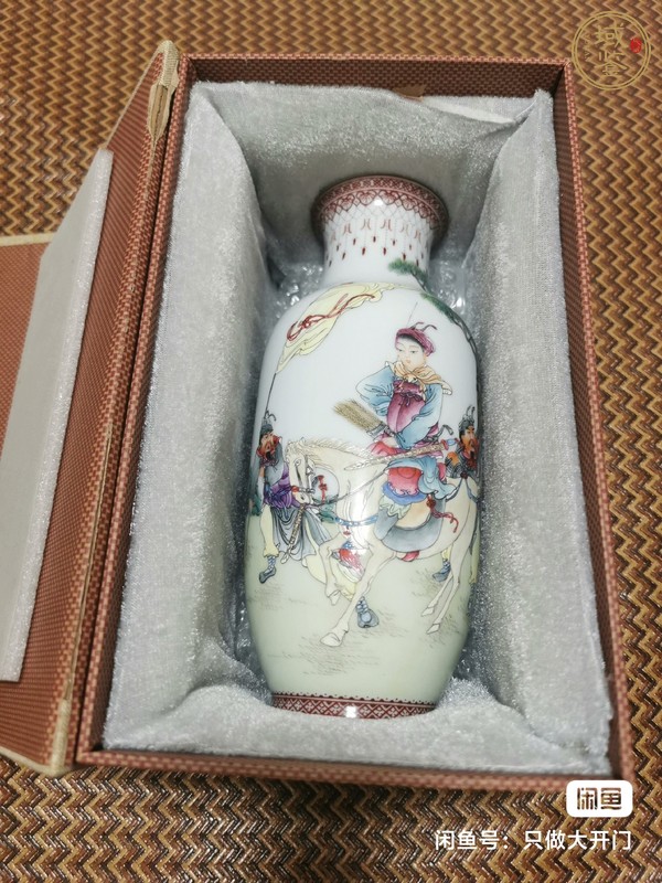 古玩陶瓷木蘭從軍粉彩人物瓶真品鑒賞圖