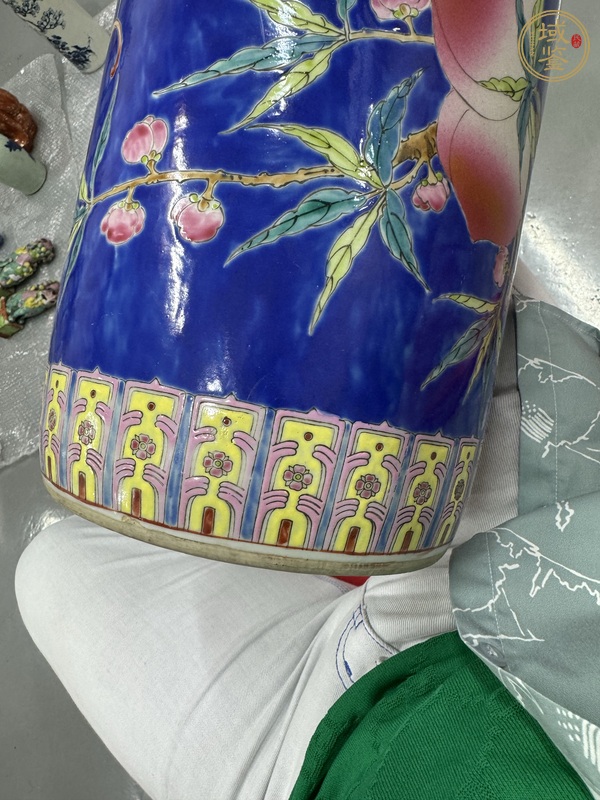 古玩陶瓷桃紋粉彩箭筒真品鑒賞圖