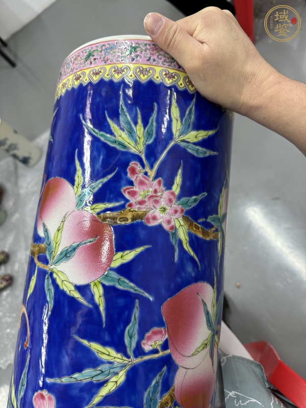 古玩陶瓷桃紋粉彩箭筒真品鑒賞圖