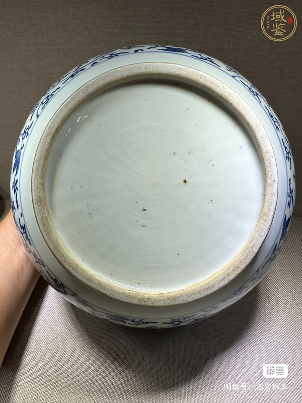 古玩陶瓷青釉纏枝花紋粥罐真品鑒賞圖