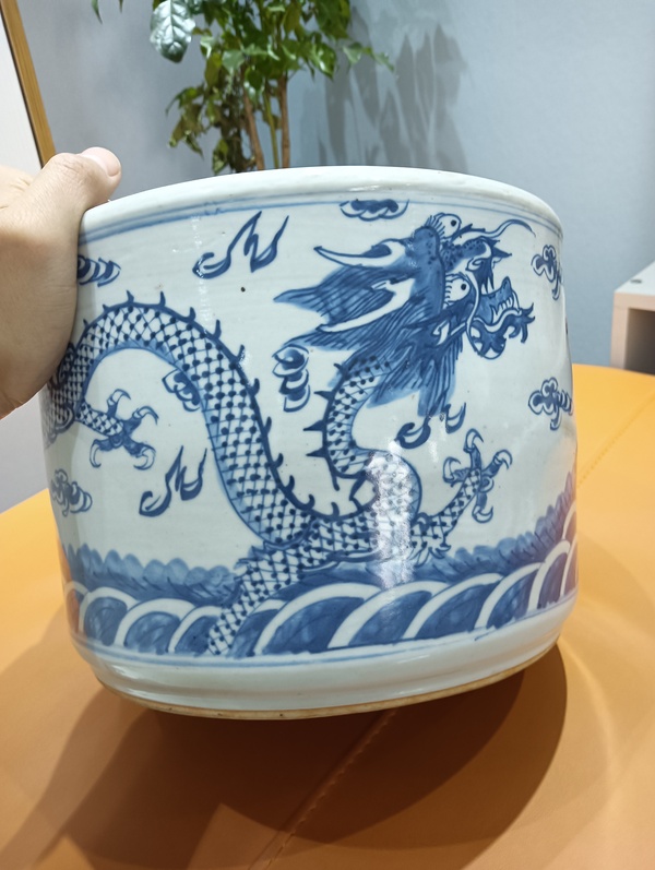 古玩轉賣青花雙龍戲珠直筒爐拍賣，當前價格55元