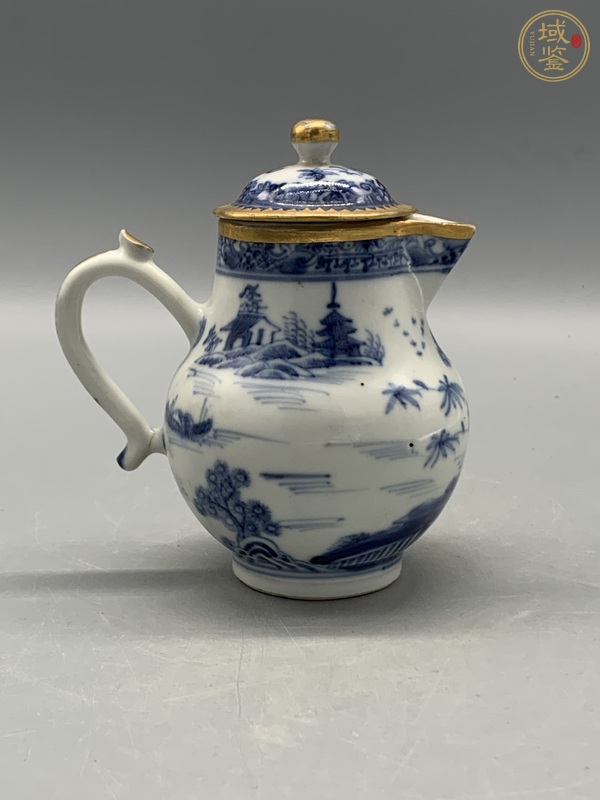 古玩陶瓷樓臺亭閣青花奶壺真品鑒賞圖