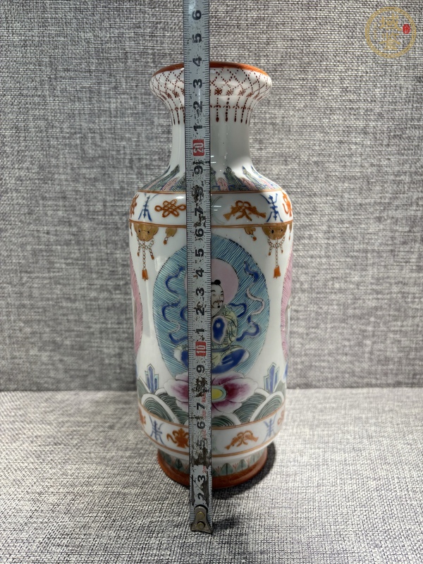 古玩陶瓷粉彩人物盤口瓶真品鑒賞圖