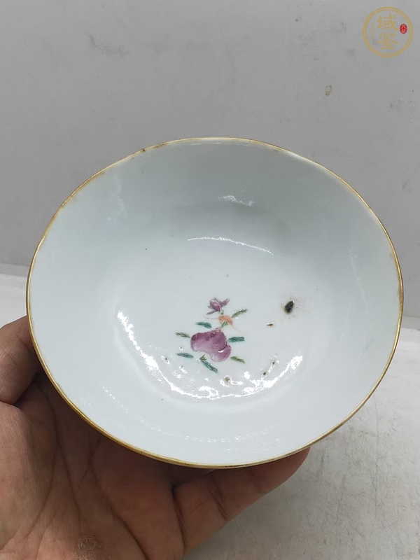 古玩陶瓷花卉紋粉彩碗真品鑒賞圖