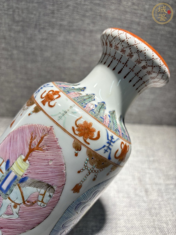 古玩陶瓷粉彩人物盤口瓶真品鑒賞圖