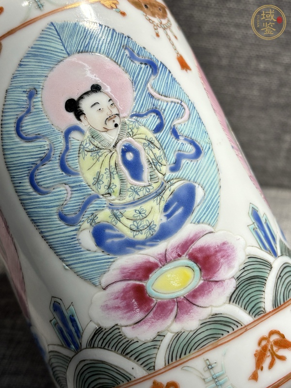 古玩陶瓷粉彩人物盤口瓶真品鑒賞圖