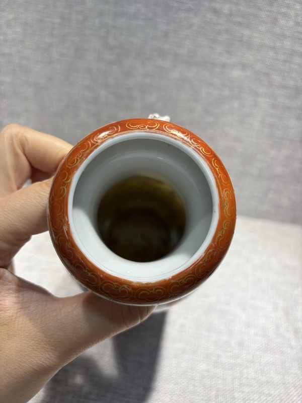 古玩陶瓷粉彩人物盤(pán)口瓶拍賣(mài)，當(dāng)前價(jià)格8000元
