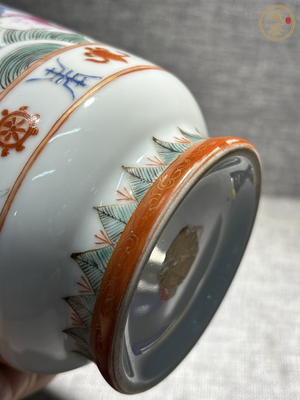 古玩陶瓷粉彩人物盤口瓶真品鑒賞圖