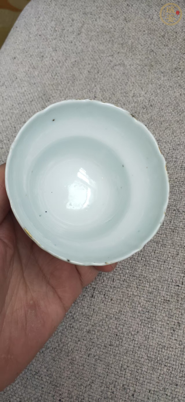 古玩陶瓷花卉紋杯真品鑒賞圖