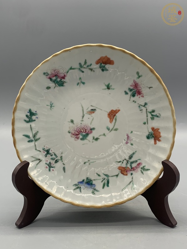 古玩花卉紋粉彩盤真品鑒賞圖