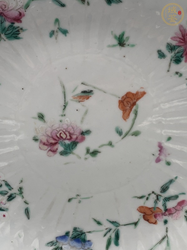 古玩陶瓷花卉紋粉彩盤真品鑒賞圖