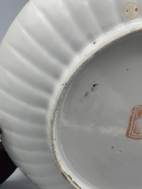古玩陶瓷花卉紋粉彩盤真品鑒賞圖
