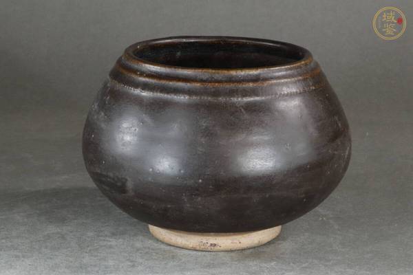 古玩陶瓷褐釉罐真品鑒賞圖