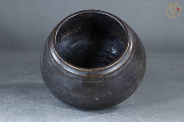 古玩陶瓷褐釉罐真品鑒賞圖