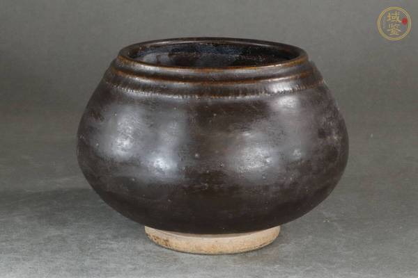 古玩陶瓷褐釉罐真品鑒賞圖