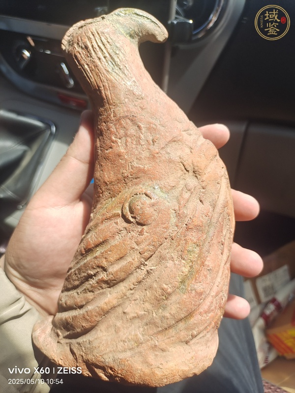 古玩陶瓷紅陶鷹塑像真品鑒賞圖