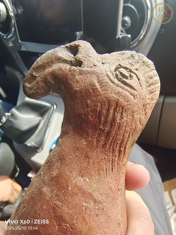 古玩陶瓷紅陶鷹塑像真品鑒賞圖