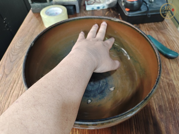 古玩陶瓷窯變黑釉凈手碗真品鑒賞圖