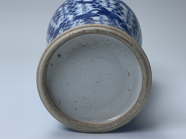 古玩陶瓷清康熙·青花松鼠葡萄紋雞腿瓶拍賣(mài)，當(dāng)前價(jià)格505元