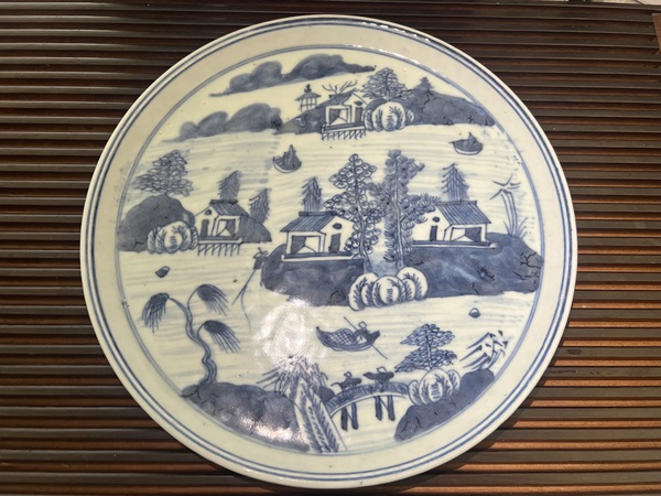 古玩轉(zhuǎn)賣青花山水人物茶盤拍賣，當(dāng)前價(jià)格2500元