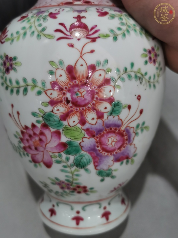 古玩陶瓷花卉紋盤口瓶真品鑒賞圖