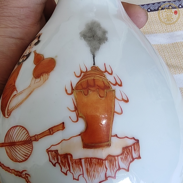 古玩陶瓷人物紋礬紅蒜頭瓶真品鑒賞圖