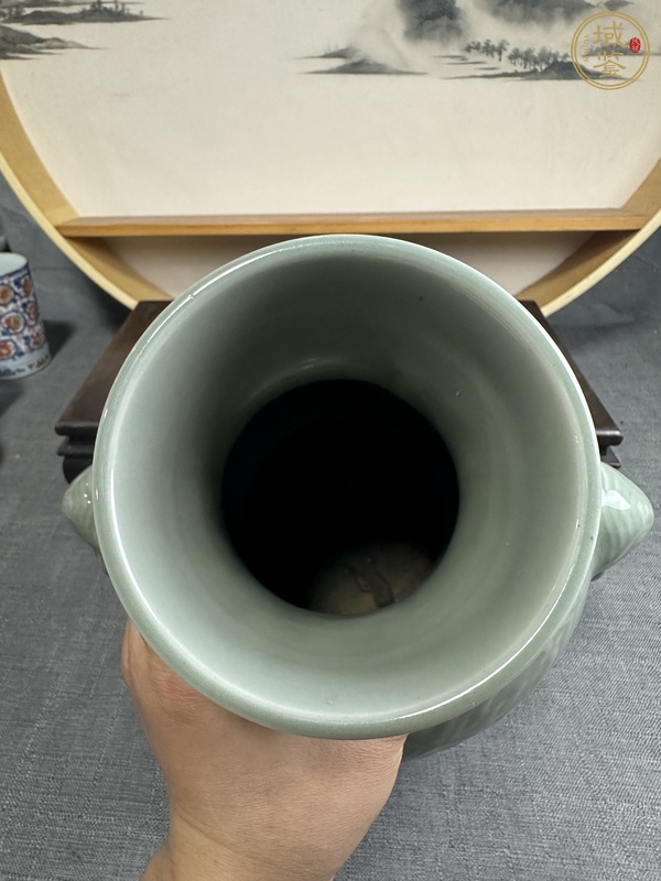 古玩陶瓷青釉刻花漢壺尊真品鑒賞圖