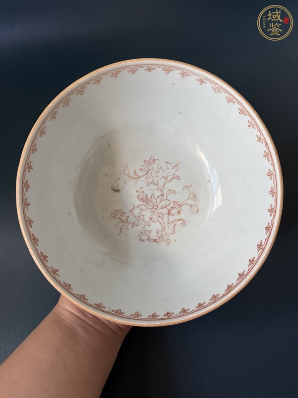 古玩陶瓷蓮瓣紋粉彩碗真品鑒賞圖
