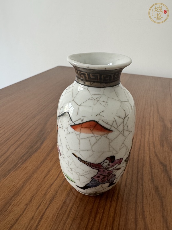 古玩陶瓷粉彩人物紋撇口瓶真品鑒賞圖