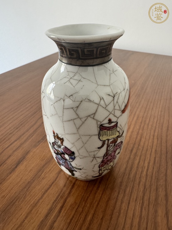 古玩陶瓷粉彩人物紋撇口瓶真品鑒賞圖